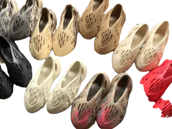 Yeezy Foam RNNR