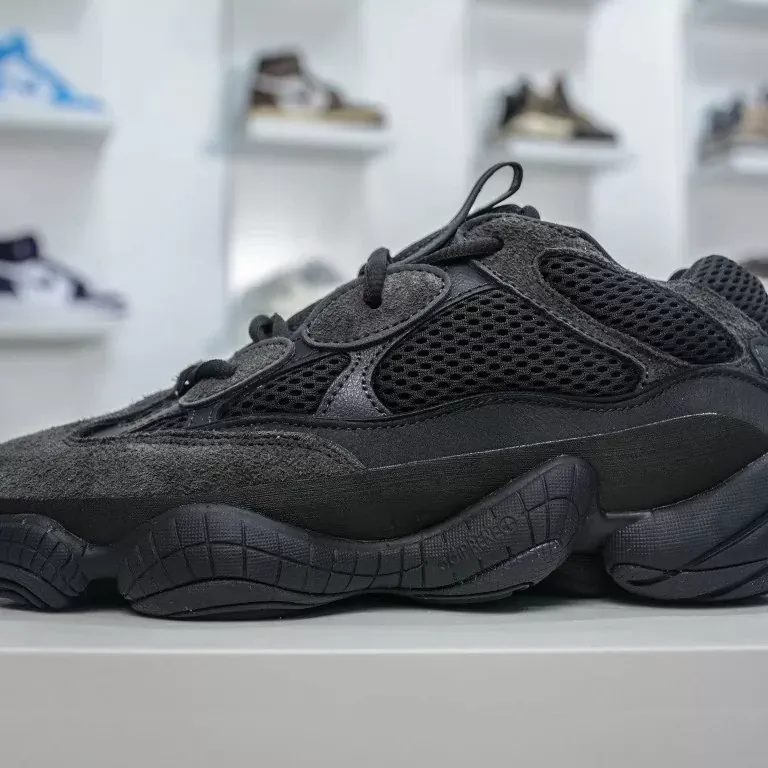 Yeezy 500 Black